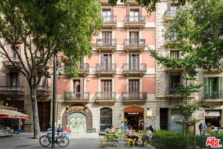 0 La Dreta De L’eixample, None, None 0