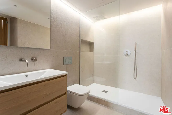 0 La Dreta De L’eixample, None, None 0