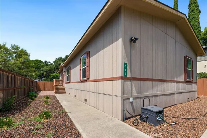 Front Walkway & Entry