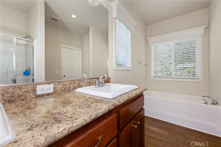2 sinks Primary Bath