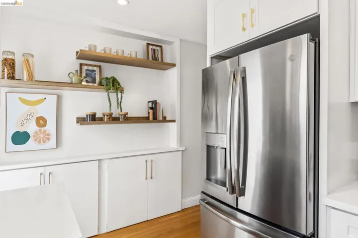 1265 Holman Rd, Oakland, California 94610