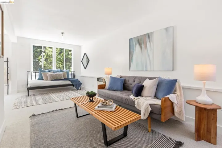 1265 Holman Rd, Oakland, California 94610