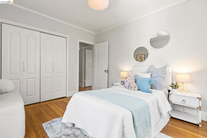 1265 Holman Rd, Oakland, California 94610