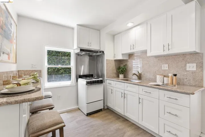 1265 Holman Rd, Oakland, California 94610