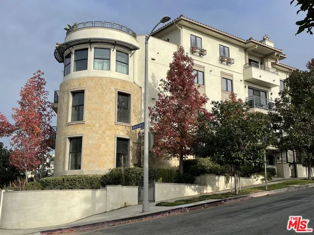 1636 S Beverly Glen Boulevard 301, Los Angeles, California 90024