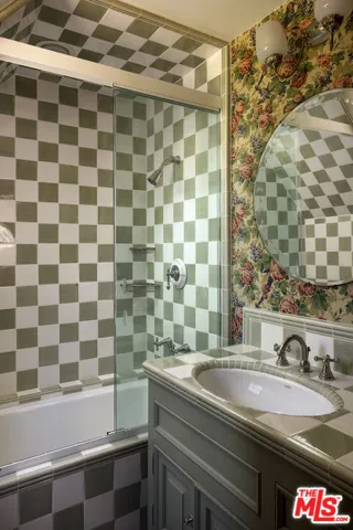 10030 Toluca Lake Avenue, Toluca Lake, California 91602