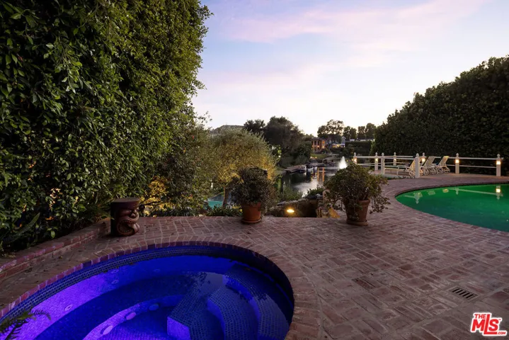 10030 Toluca Lake Avenue, Toluca Lake, California 91602