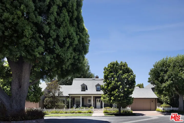 10030 Toluca Lake Avenue, Toluca Lake, California 91602