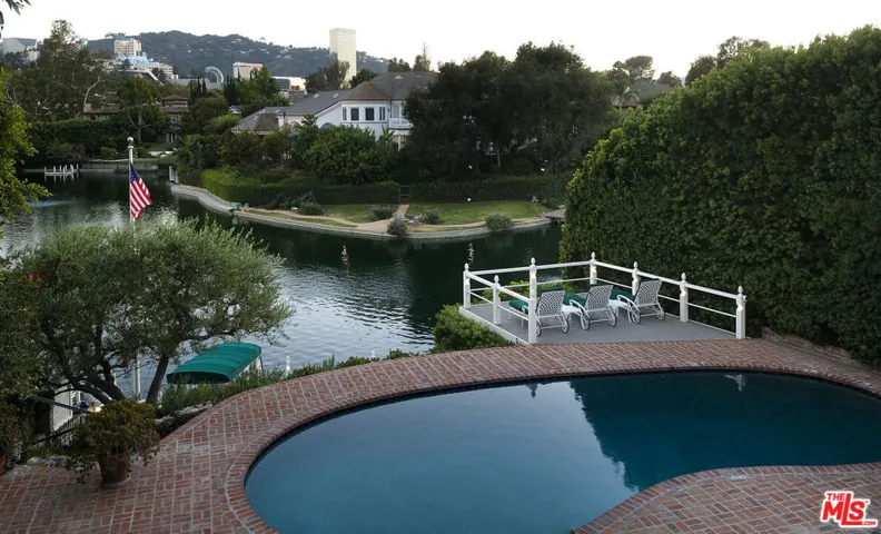10030 Toluca Lake Avenue, Toluca Lake, California 91602