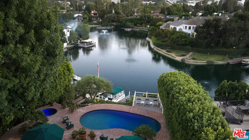 10030 Toluca Lake Avenue, Toluca Lake, California 91602