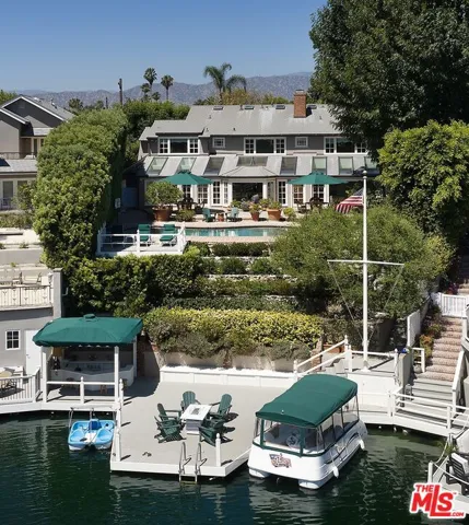10030 Toluca Lake Avenue, Toluca Lake, California 91602
