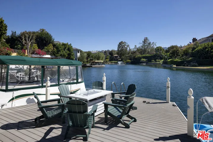 10030 Toluca Lake Avenue, Toluca Lake, California 91602
