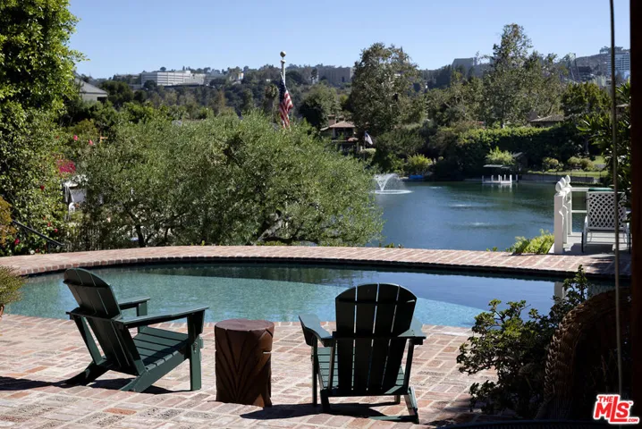 10030 Toluca Lake Avenue, Toluca Lake, California 91602