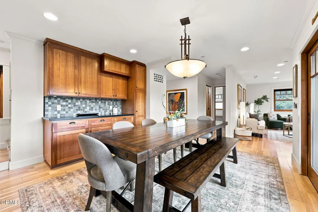 48-web-or-mls-Dining built-in (1)