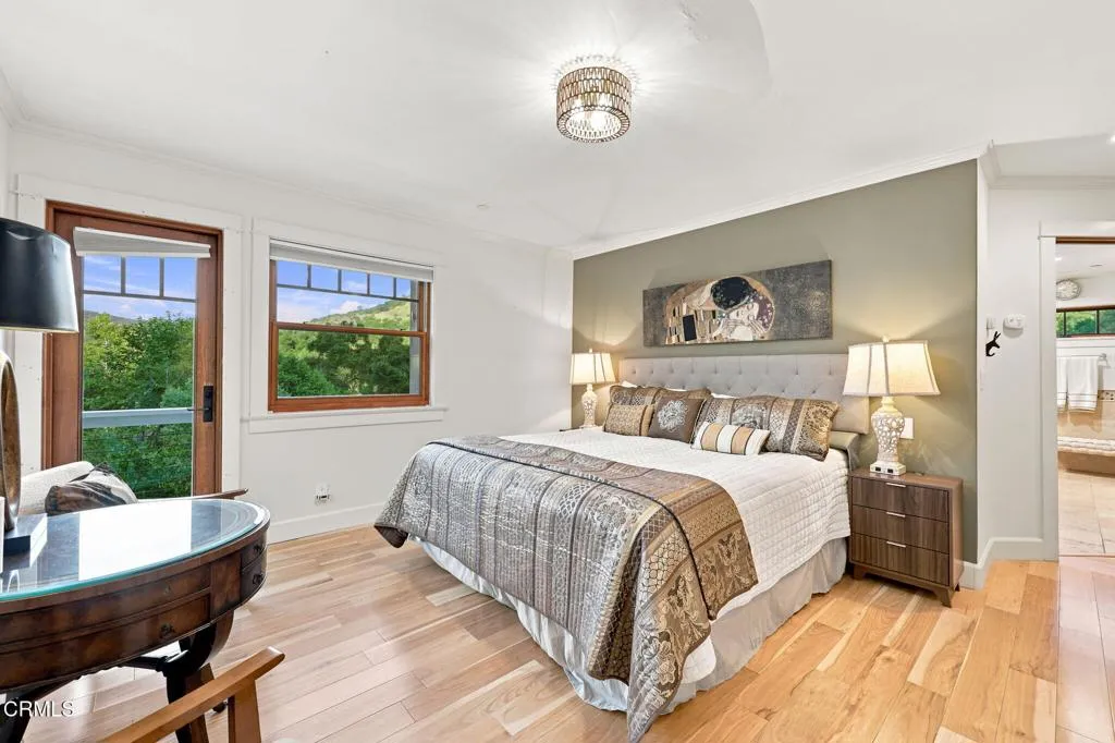 66-web-or-mls-Primary w-Balcony