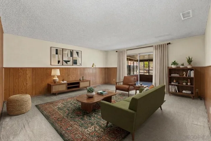 Family Room: https://zimg.paragon.ice.com/ParagonImages/Property/PA/SDMLS/-526633/10/533/400/fc721f5472b7359683767c3f372fb1af/3/6729d6efaa4cb4e5dbe00a11987741bb/-526633-ce8828e6-57fd-4eb6-a617-bef598d752de.JPG