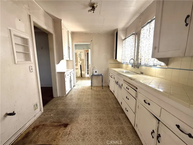 2211 W 79th Street, Inglewood, California 90305