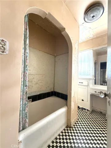 2211 W 79th Street, Inglewood, California 90305
