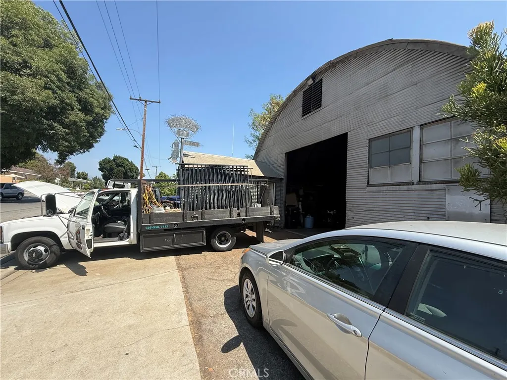 142 E Pomona, Monrovia, California 91016 — photo 4