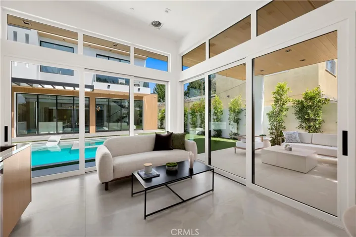 4209 Elmer, Los Angeles, California 91602