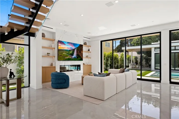 4209 Elmer, Los Angeles, California 91602