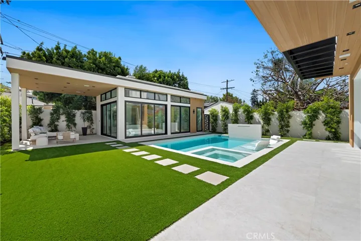4209 Elmer, Los Angeles, California 91602