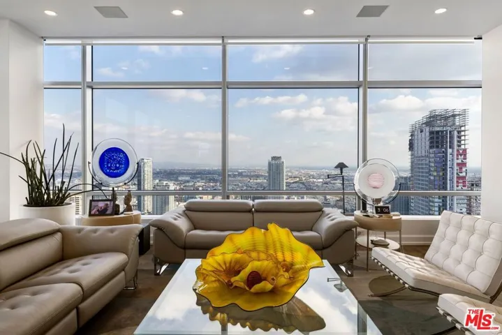 900 W Olympic Boulevard 46g, Los Angeles, California 90015