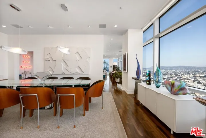 900 W Olympic Boulevard 46g, Los Angeles, California 90015