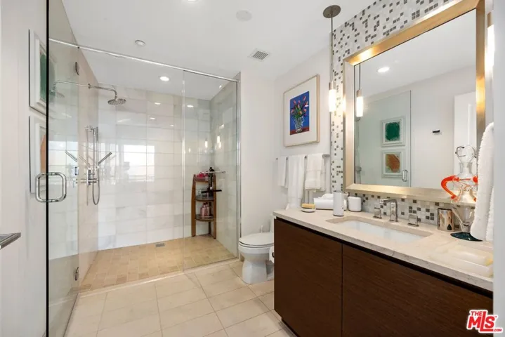 900 W Olympic Boulevard 46g, Los Angeles, California 90015