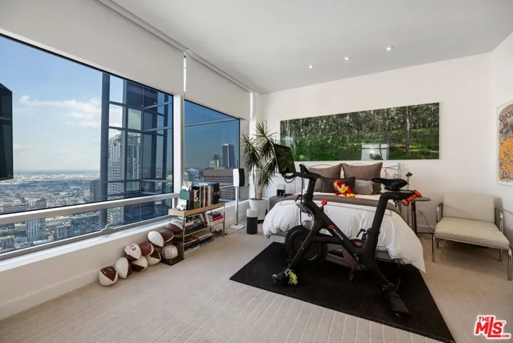 900 W Olympic Boulevard 46g, Los Angeles, California 90015