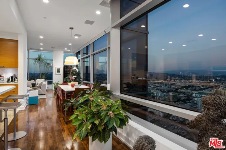 900 W Olympic Boulevard 46g, Los Angeles, California 90015