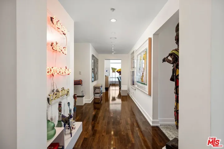 900 W Olympic Boulevard 46g, Los Angeles, California 90015