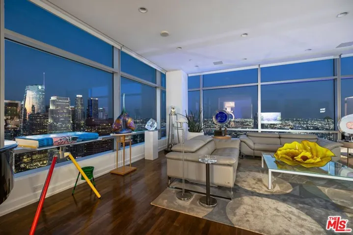 900 W Olympic Boulevard 46g, Los Angeles, California 90015