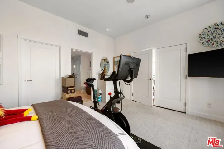 900 W Olympic Boulevard 46g, Los Angeles, California 90015