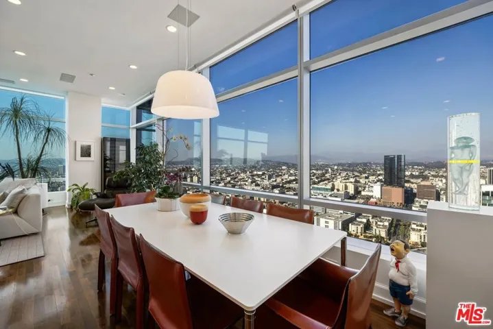 900 W Olympic Boulevard 46g, Los Angeles, California 90015