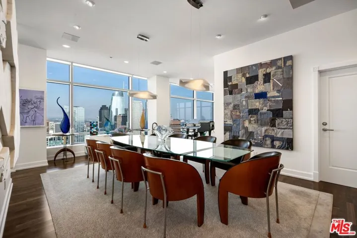 900 W Olympic Boulevard 46g, Los Angeles, California 90015