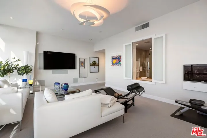 900 W Olympic Boulevard 46g, Los Angeles, California 90015