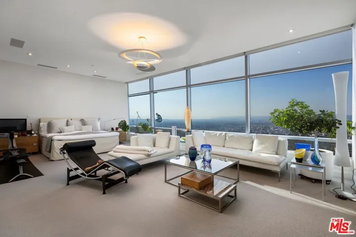 900 W Olympic Boulevard 46g, Los Angeles, California 90015