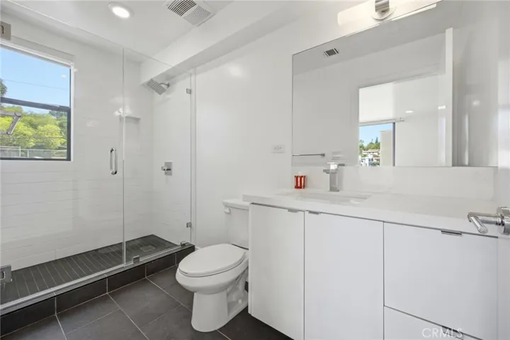 2160 Clifford, Los Angeles, California 90026