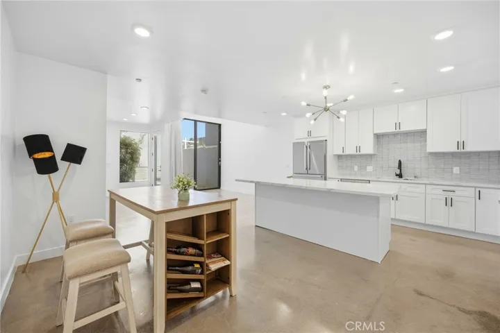 2160 Clifford, Los Angeles, California 90026