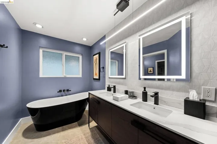 2293 Reef Ct, Discovery Bay, California 94505