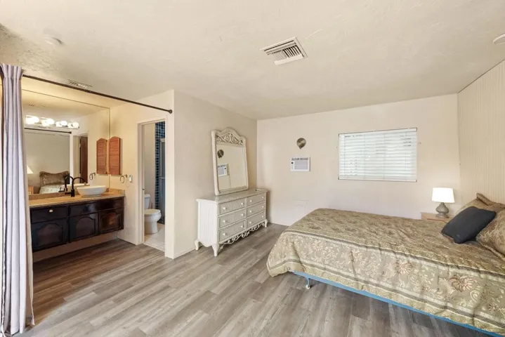 037_Casita Bedroom