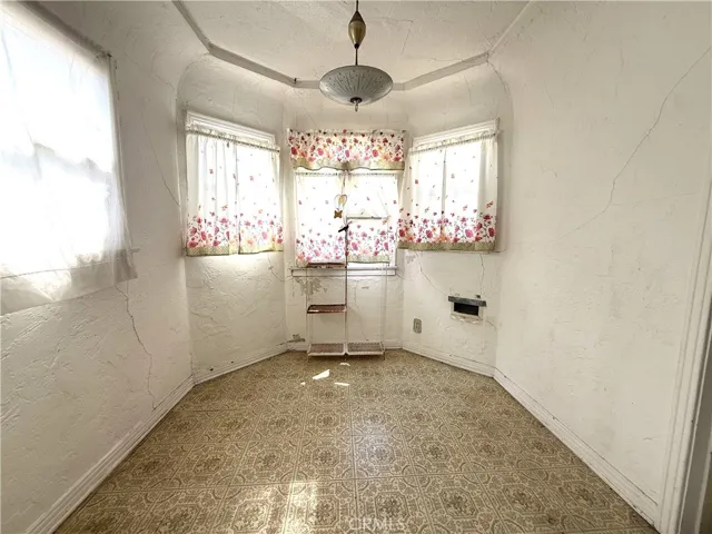 2211 W 79th Street, Inglewood, California 90305