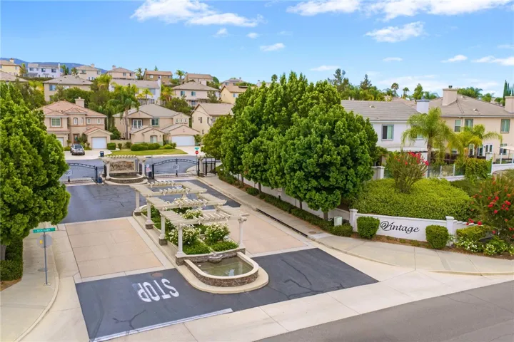 33352 Barrington, Temecula, California 92592