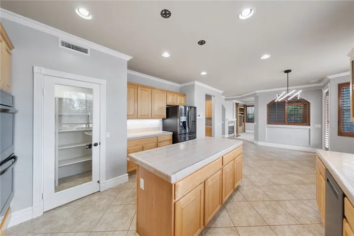 33352 Barrington, Temecula, California 92592