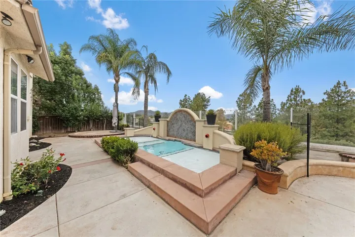 33352 Barrington, Temecula, California 92592