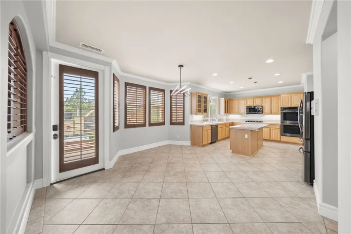 33352 Barrington, Temecula, California 92592