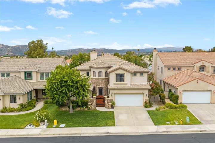 33352 Barrington, Temecula, California 92592