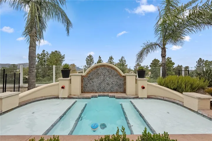 33352 Barrington, Temecula, California 92592
