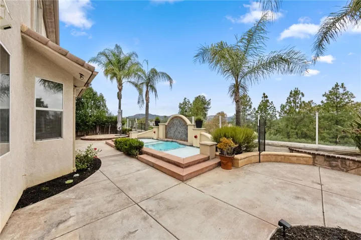 33352 Barrington, Temecula, California 92592